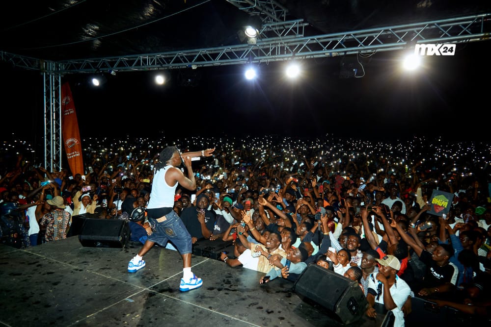 Stonebwoy rocks Winneba edition of MXBeatz with MX24 Stonebwoy