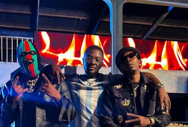 DJ Mic Smith Features Medikal and Shatta Wale on “Liquor”