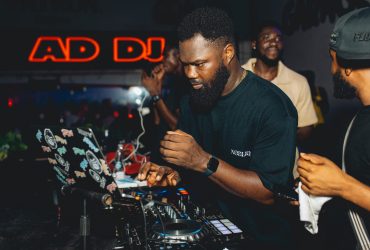AD DJ