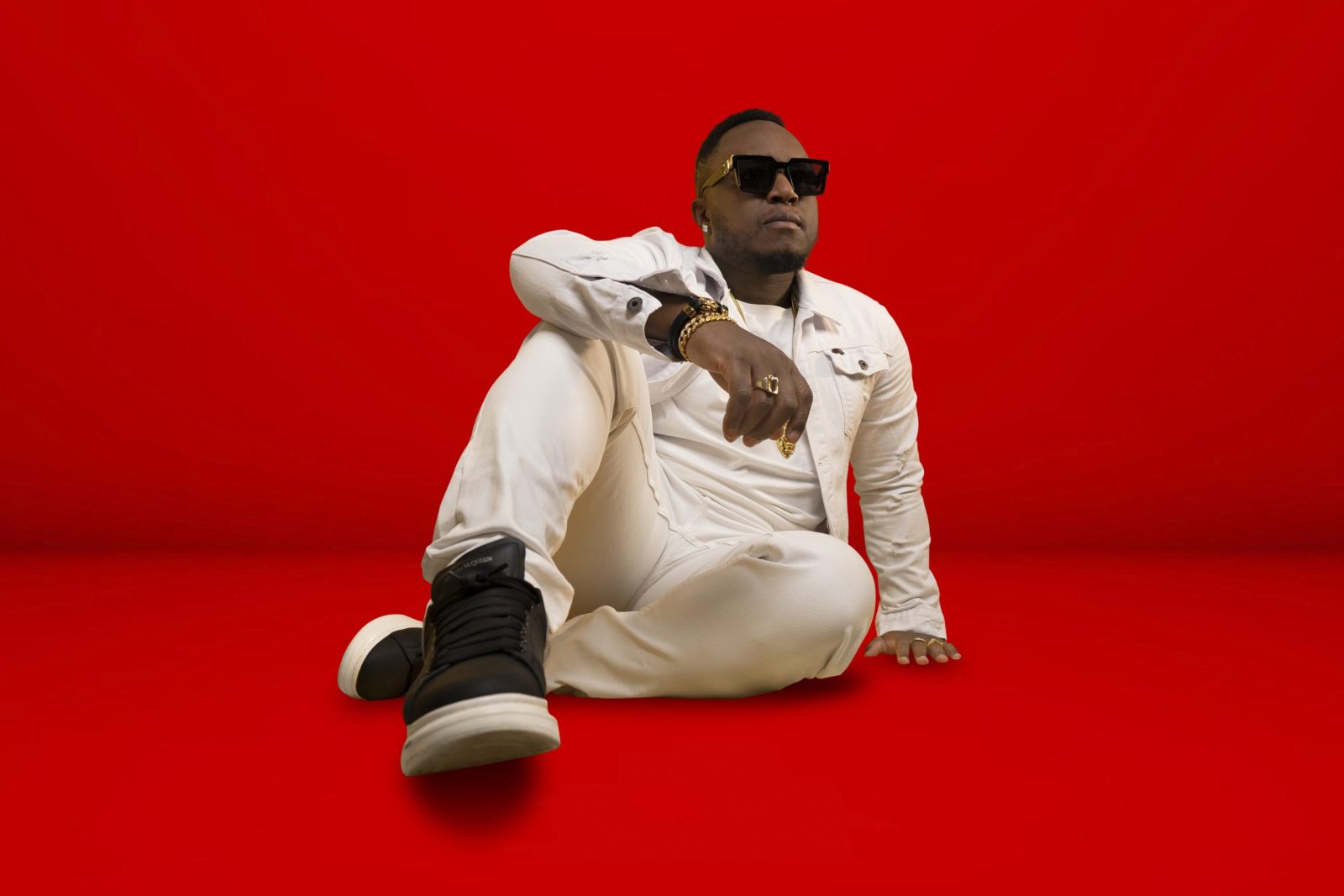 Mr. Julz Unveils New Afrobeats Single "Money" Mr. Julz
