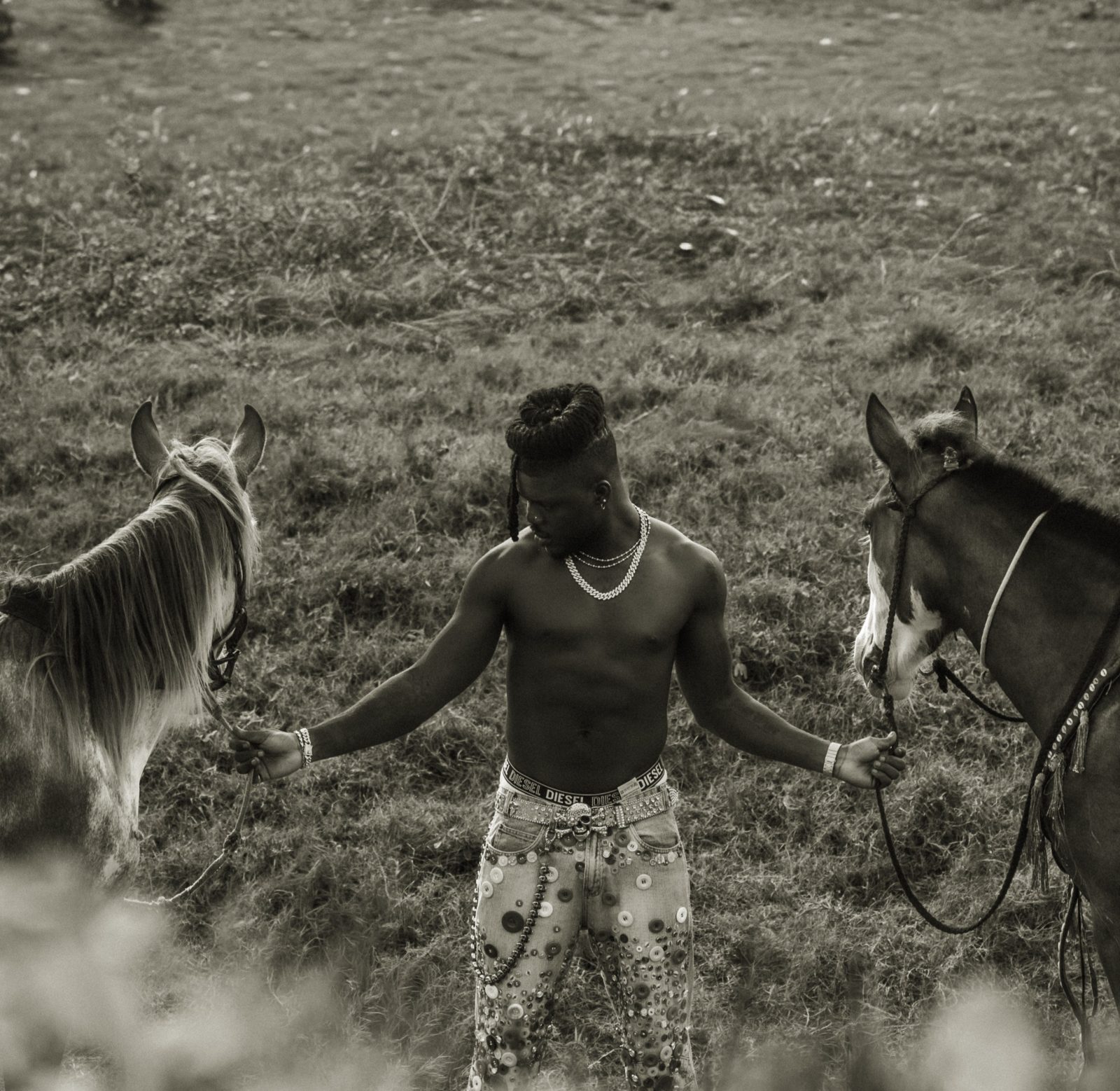 Maxzy Unveils Debut EP “Hunter’s Tale”
