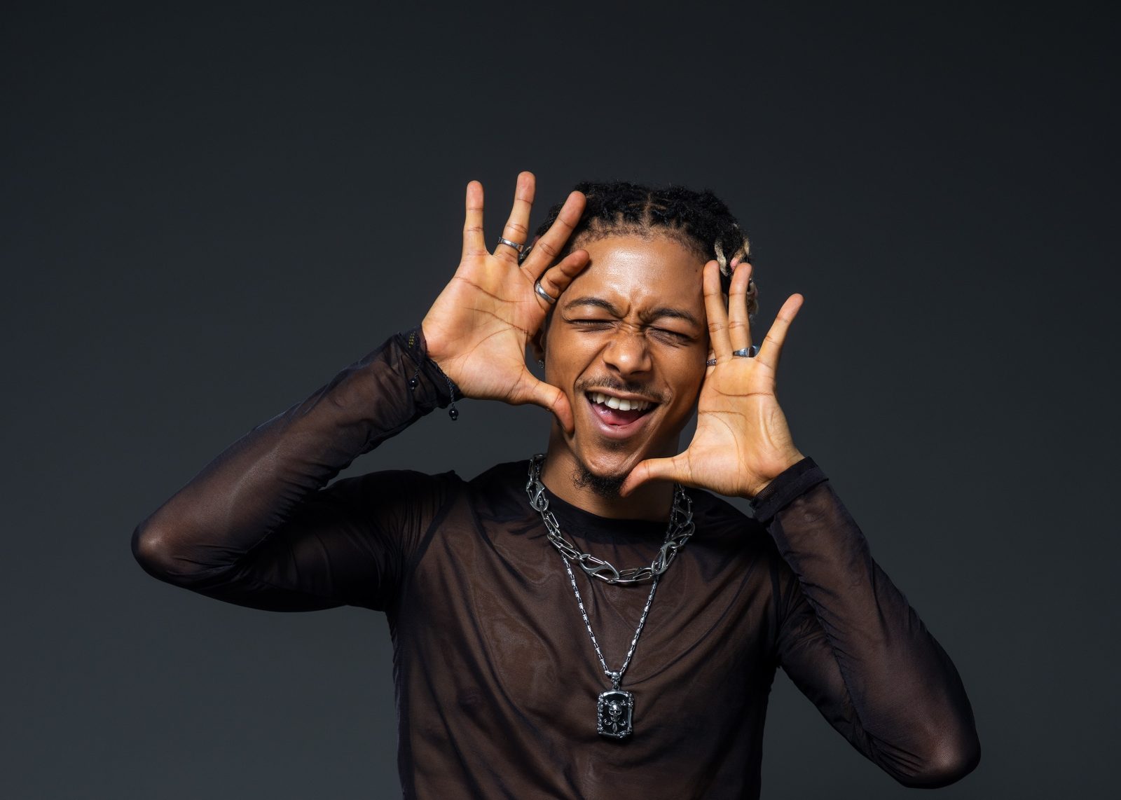 Dahvi unveils bold 7-track EP “Ready or Not” Dahvi