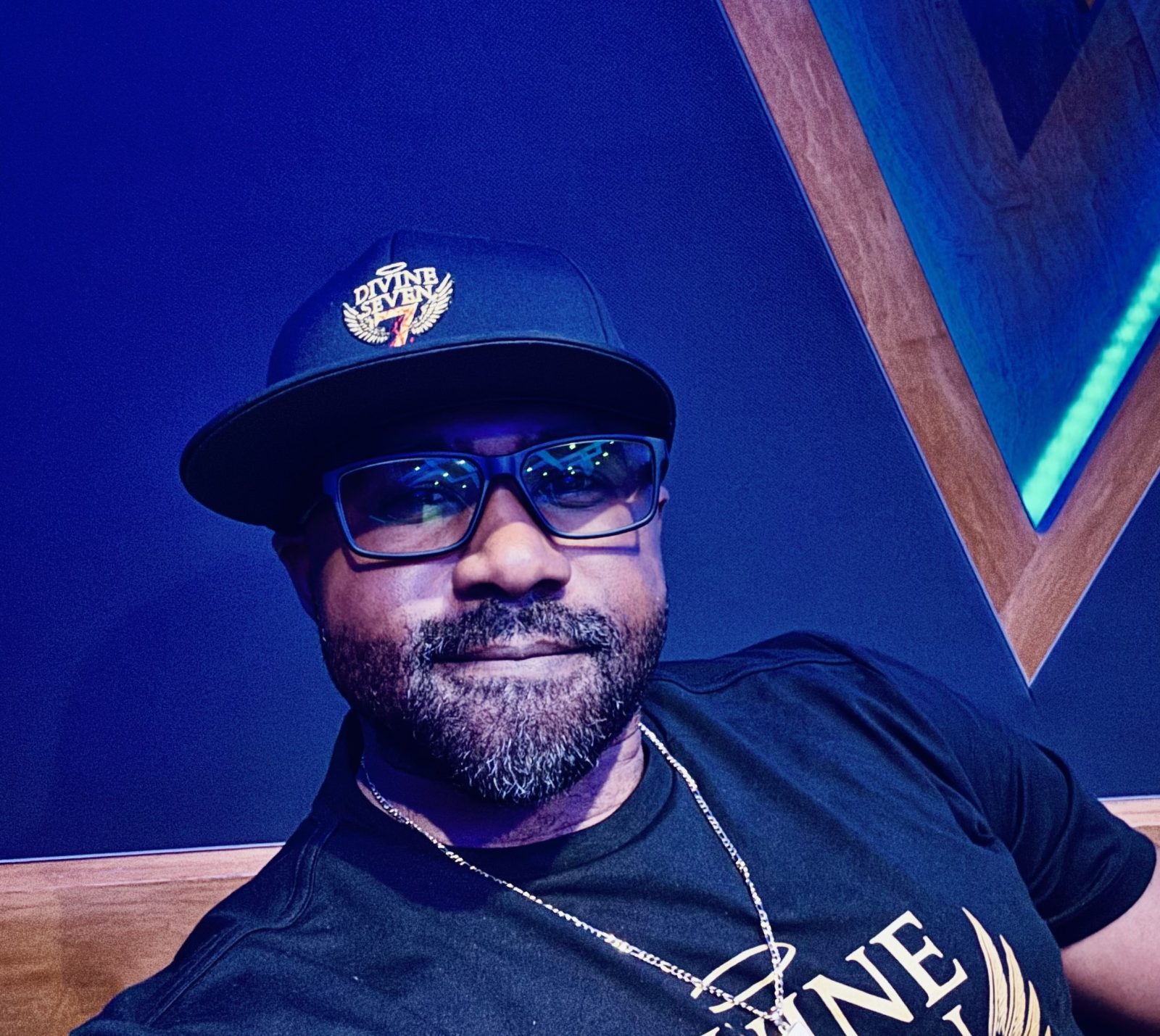 Divine Seven Official