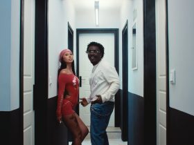 Kweku Smoke Drops ‘Bombele’ Video as Song Dominates Ghana Apple Music Kweku Smoke Bombele Music Video by baniwxrld_
