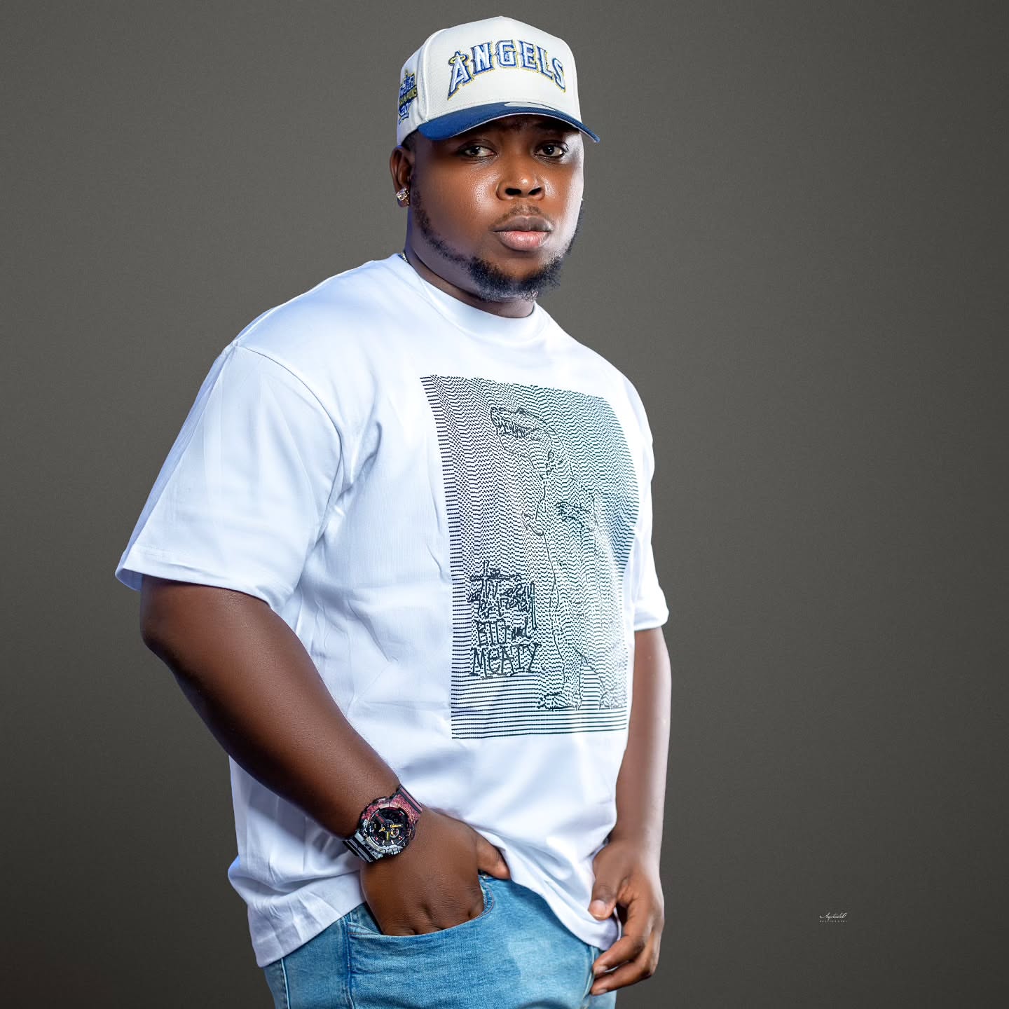Rising Nigerian singer Raploard explores life’s journey on “Ride” Nigerian singer-songwriter Raploard
