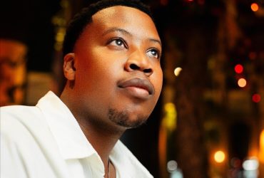 Mawelele and Kwesta reunite on “Ngiyaz’fela"