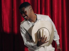 RCee shuts down sold-out Red Room concert RCee
