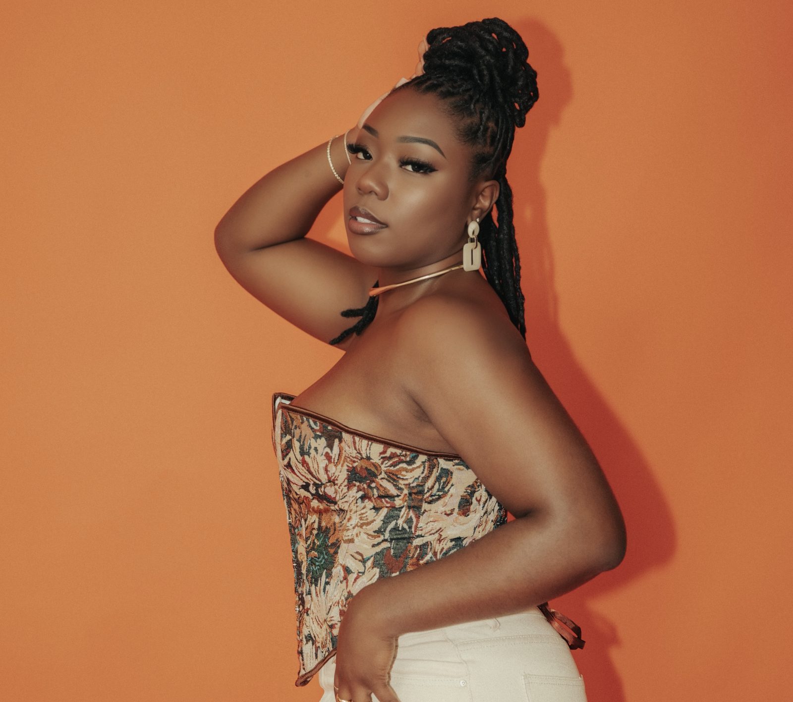 Kasie O Drops New single “Come Down” Kasie O