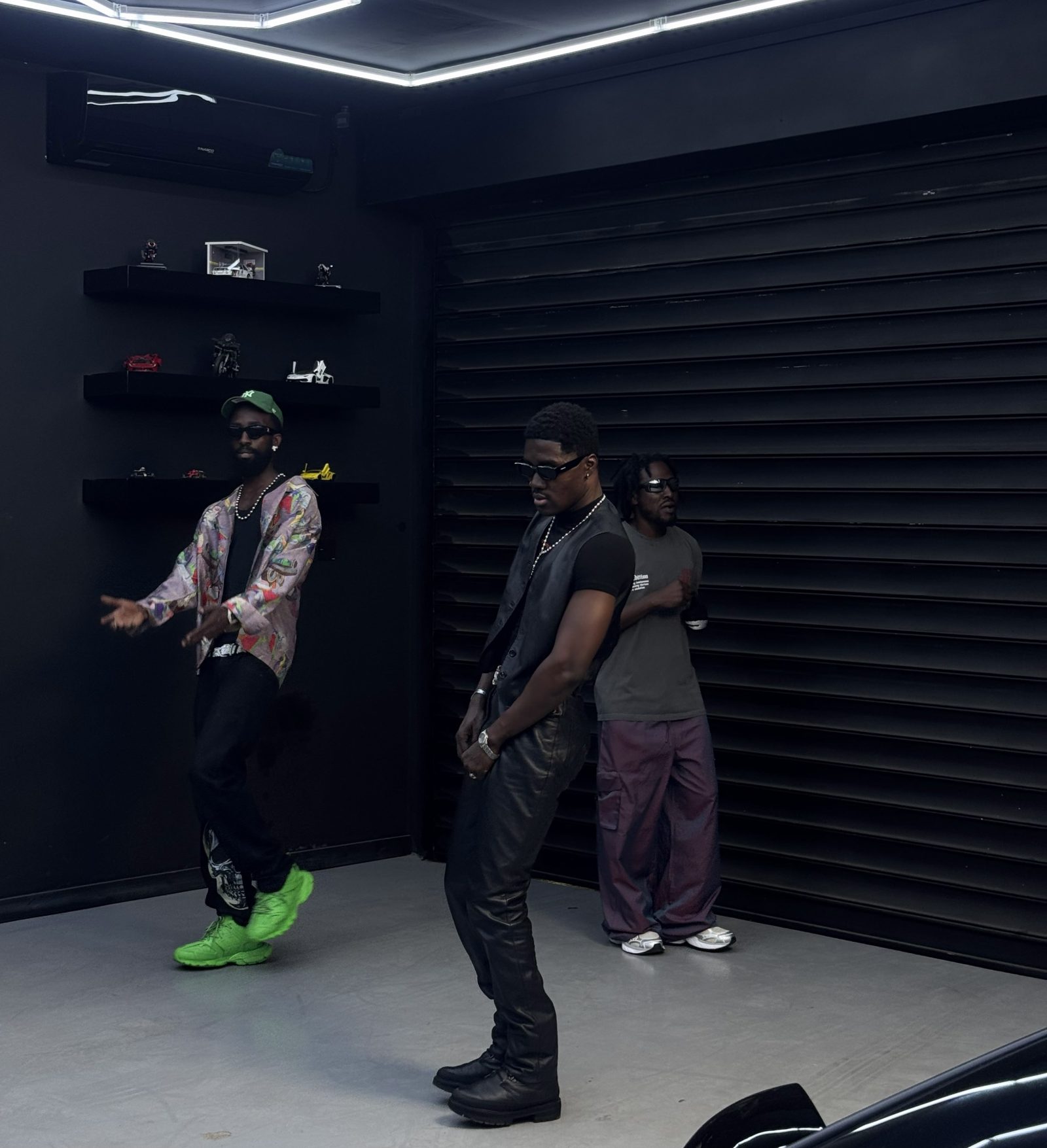RCee Teams Up With Oseikrom Sikanii and Kelvin Black on “Peng Ting” RCee x Oseikrom Sikanii x Kelvin Black